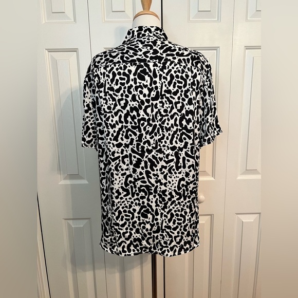 Lita By Ciara Made In Italy Cheeta Print Button Down Size Medium - Picture 7 of 8